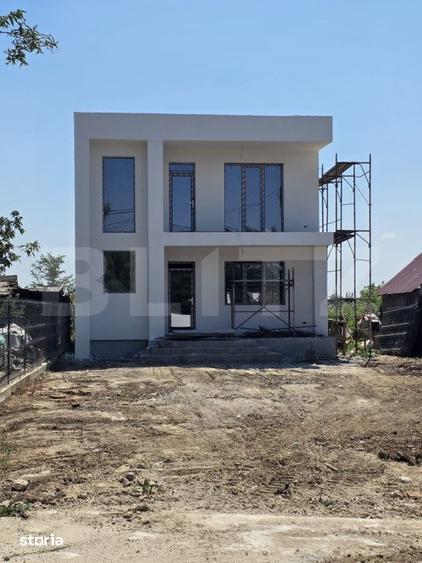 Casă cu 6 camere cu Teren 1300 Mp în Brezoaia