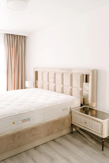 Apartament cu 3 camere semidecomandat, mobilat în Zorilor