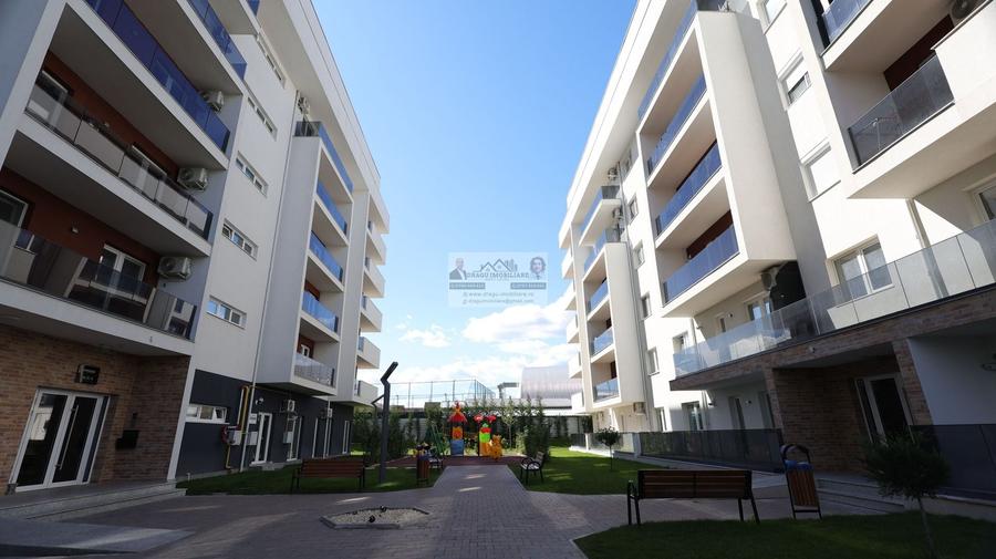 Apartament cu 3 camere decomandat, mobilat în Sud
