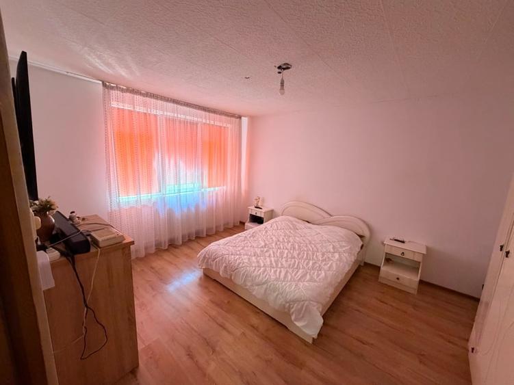 Apartament cu 2 camere decomandat în Colonia Bod