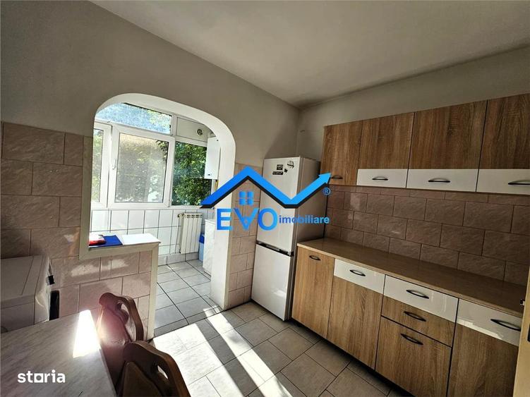 Apartament cu 3 camere decomandat în Nicolina