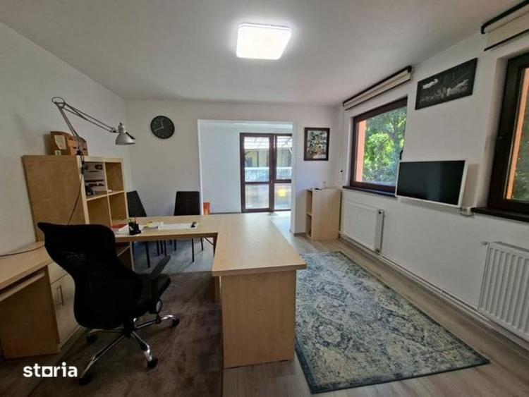 Casă cu 3 camere cu Teren 1600 Mp în Central