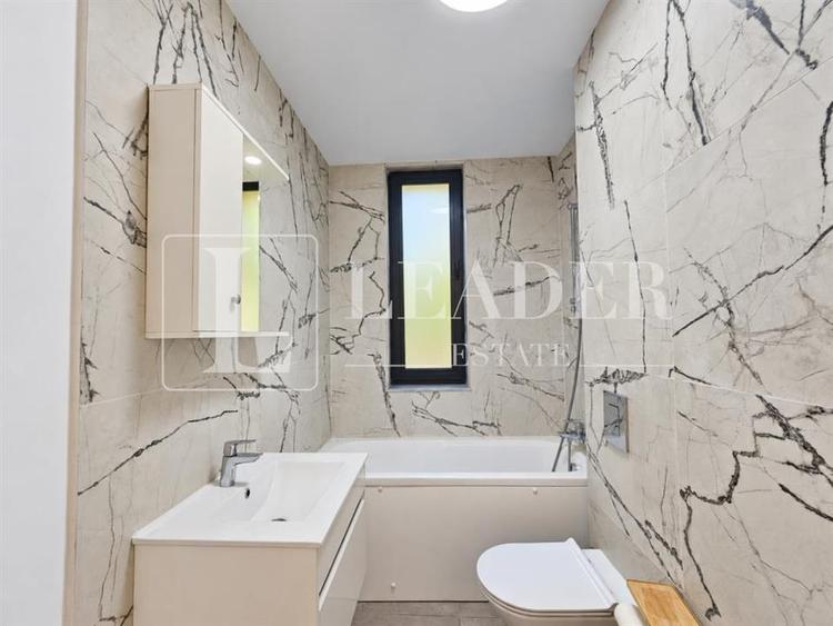 Casă cu 5 camere cu Teren 400 Mp în Pipera