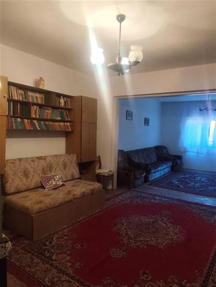 Casă cu 4 camere cu Teren 1681 Mp în Central