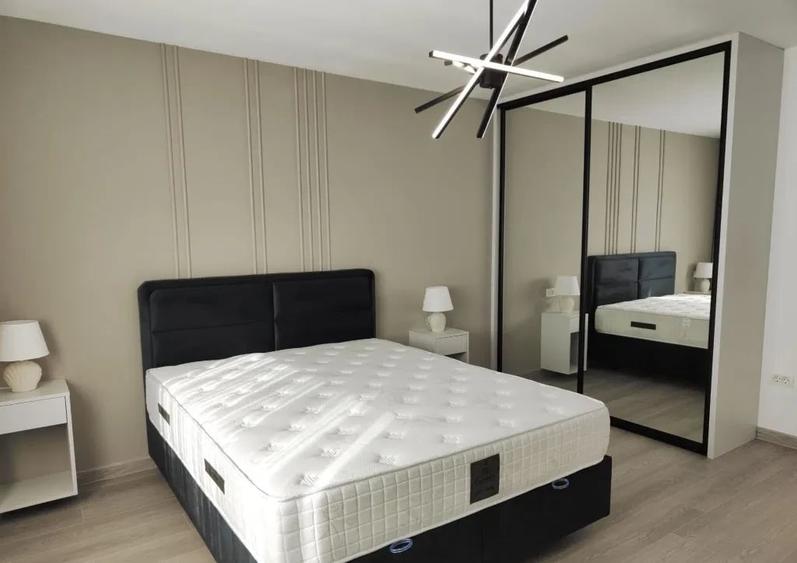 Apartament cu 3 camere decomandat, mobilat în Tractorul