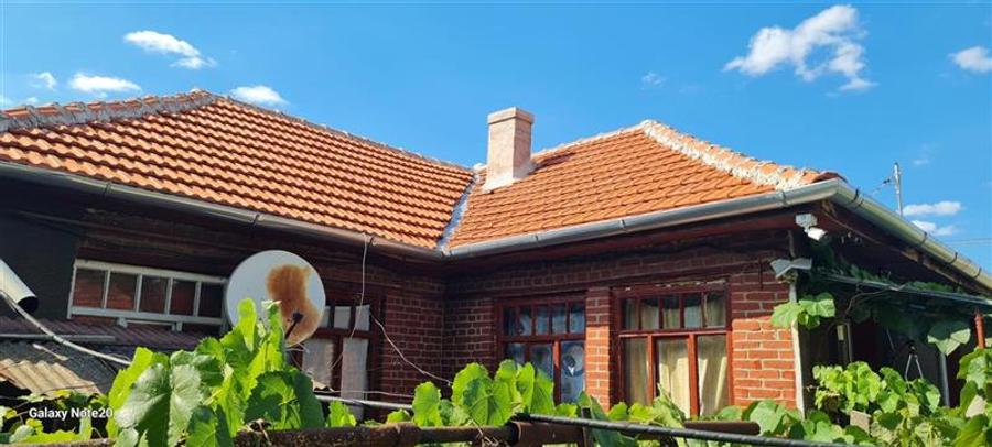 Casă individuală cu 3 camere cu Canalizare în Șiria