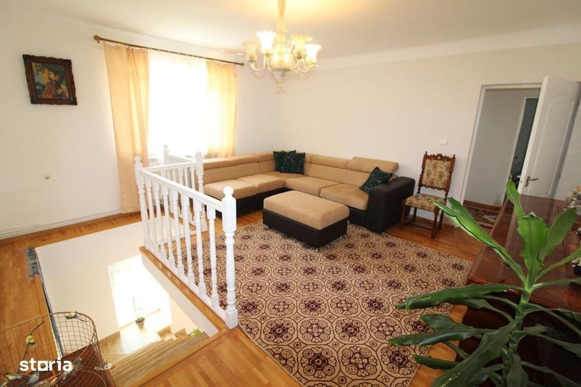 Casă cu 4 camere în Hunedoara