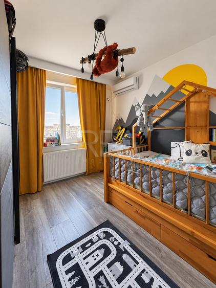 Apartament cu 3 camere semidecomandat, mobilat în Gorjului
