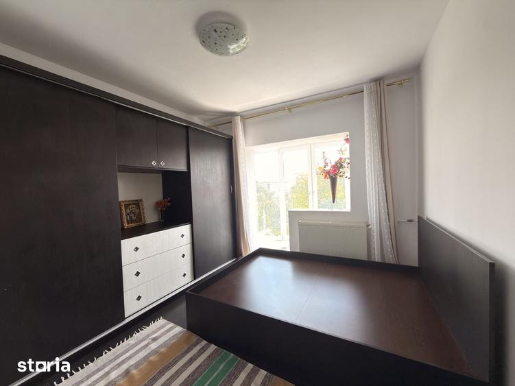 Apartament cu 3 camere decomandat în Lipovei