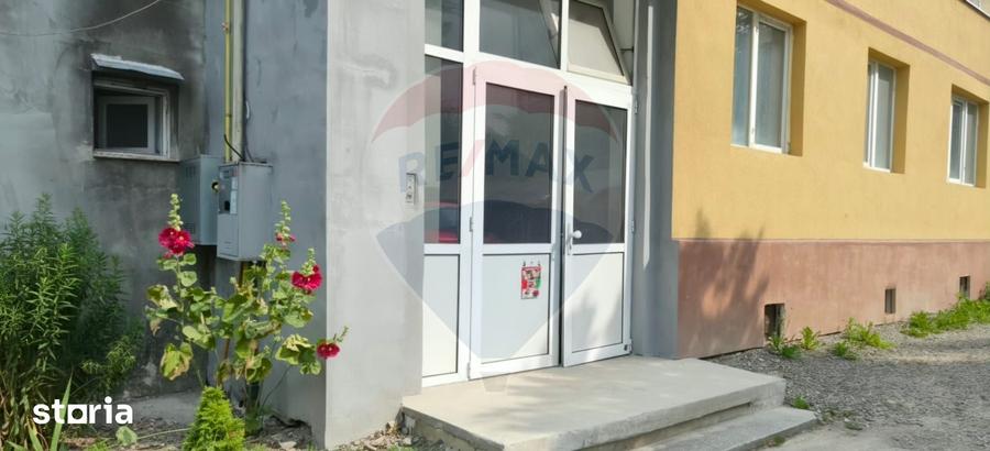 Apartament cu 3 camere de vanzare in zona Sud-Est - 1