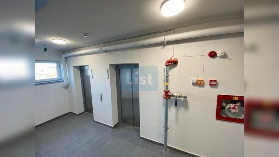Apartament cu 3 camere semidecomandat în Aeroport