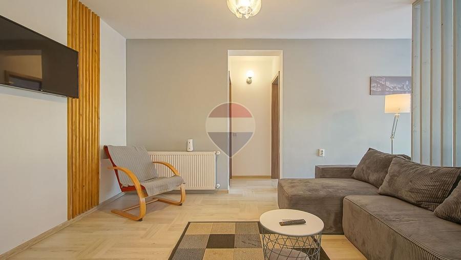 Apartament cu 2 camere decomandat în Tractorul