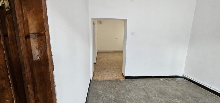 Spațiu comercial, de 102.51999664307 mp, în Zemeș