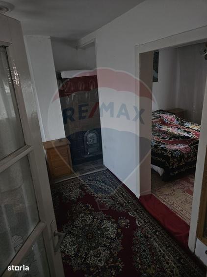 Casă cu 5 camere cu Teren 1958 Mp în Central