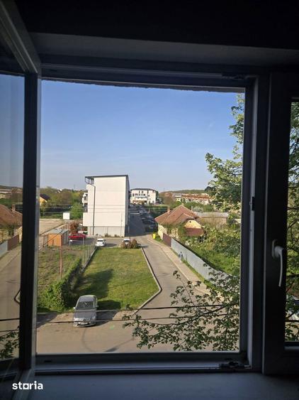 Apartament cu 3 camere decomandat în Lipovei