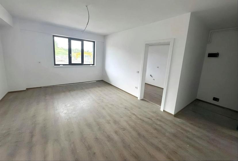 Apartament cu 3 camere decomandat în Cetate