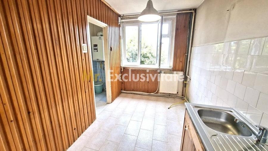Apartament cu 4 camere decomandat în Negru Vodă
