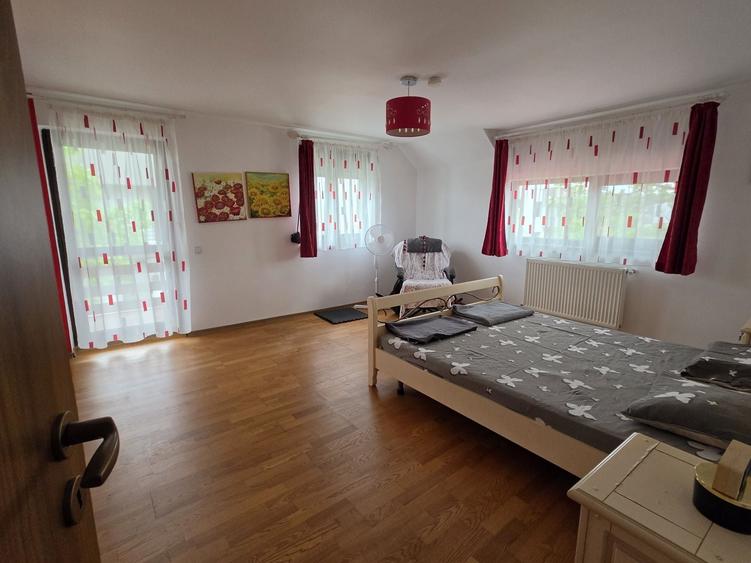 Casă cu 4 camere cu Teren 400 Mp în Olteni