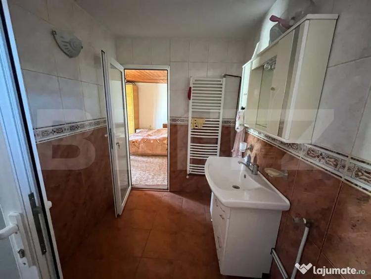 Casă cu 5 camere cu Teren 1579 Mp în Central
