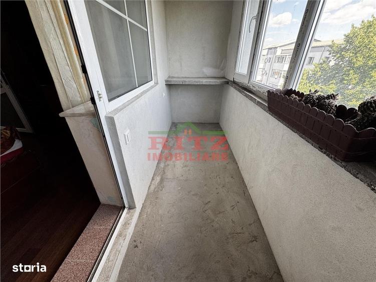 Apartament cu 3 camere decomandat în Tineretului