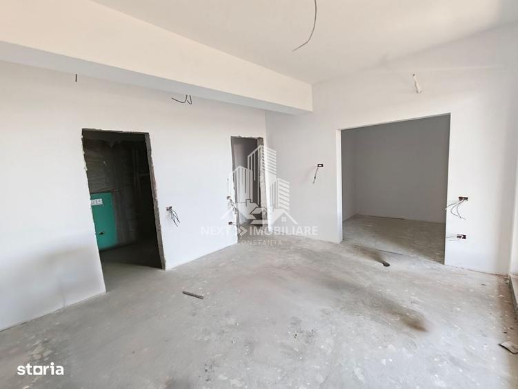 Casă cu 4 camere în Palazu Mare