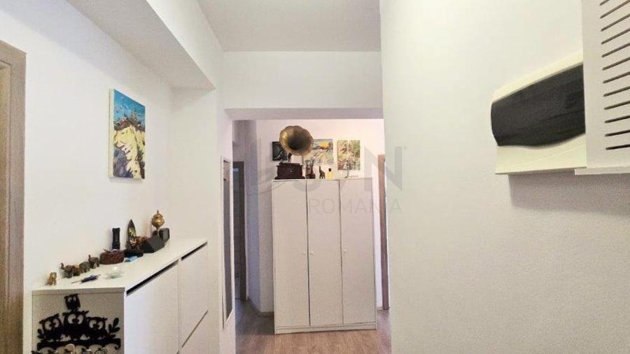 Apartament cu 3 camere decomandat, mobilat în Jiului