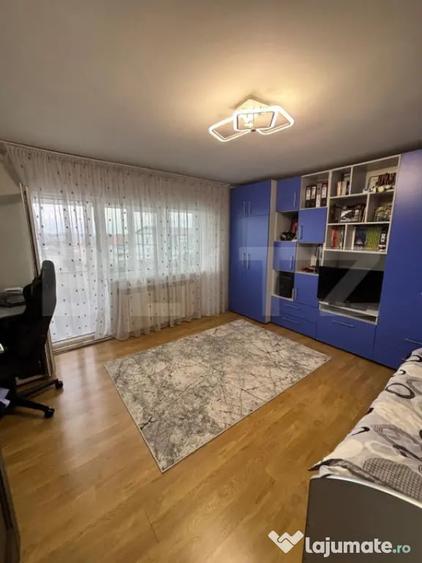 Apartament cu 3 camere decomandat în Obcini