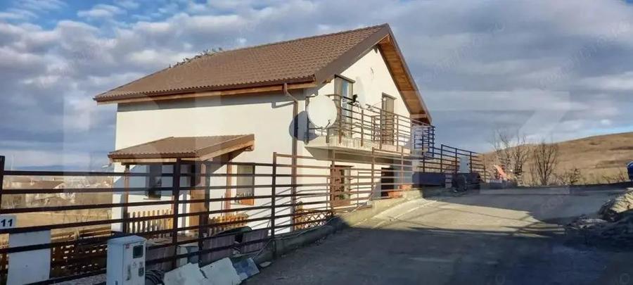 Casă cu 4 camere cu Teren 356 Mp în Apahida