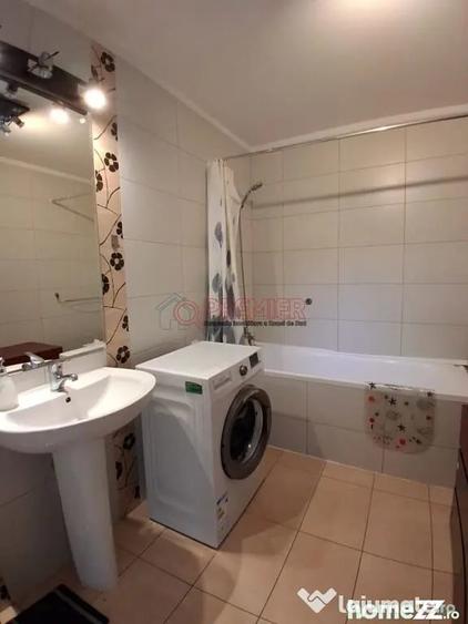 Apartament cu 2 camere decomandat în Splaiul Unirii