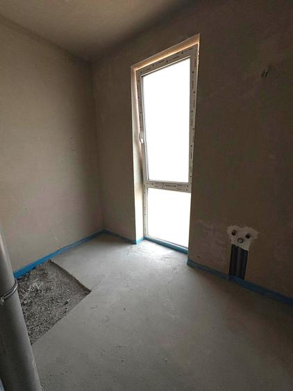 Apartament cu 3 camere decomandat în Periferie