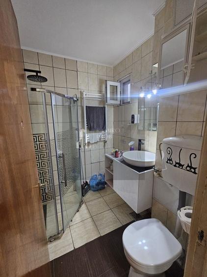 Apartament cu 2 camere decomandat în Drumul Taberei