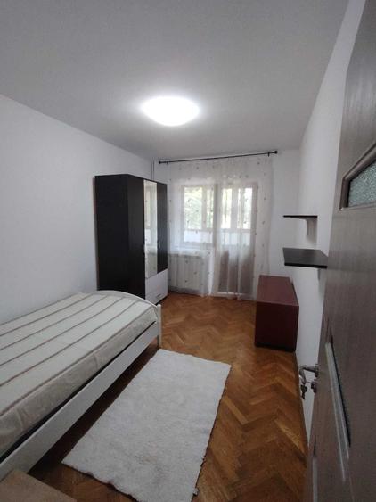 Apartament cu 3 camere decomandat în George Enescu