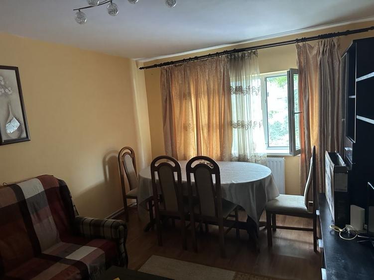 Apartament cu 4 camere decomandat în Unirii Sud