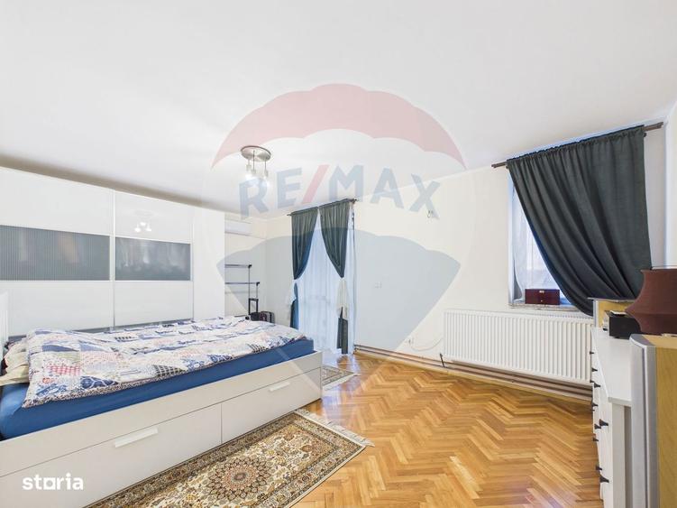 Casă cu 7 camere cu Teren 605 Mp în Snagov