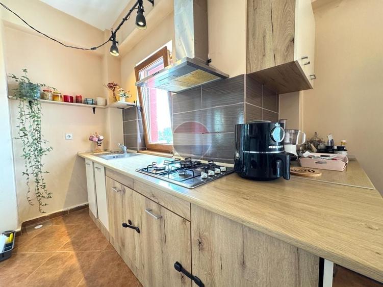 Apartament cu 2 camere decomandat, mobilat în Central