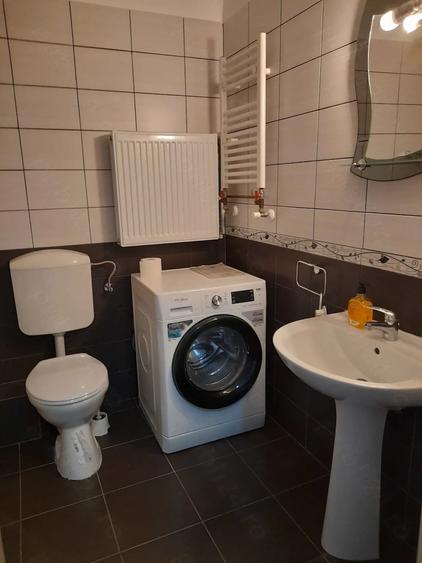 Apartament cu 2 camere semidecomandat în Berceni