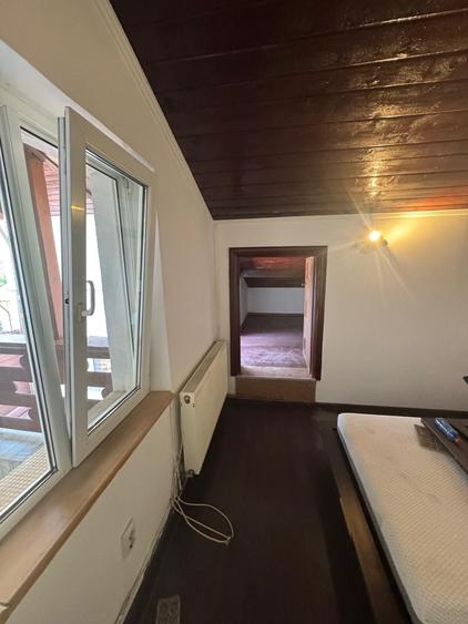 Casă individuală cu 4 camere cu Canalizare în Domenii