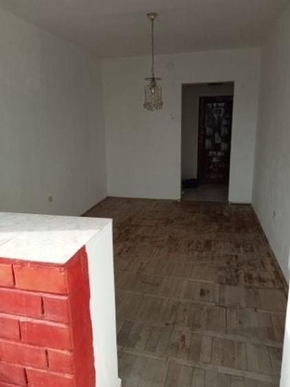 Apartament cu 3 camere decomandat în Casa de Cultură