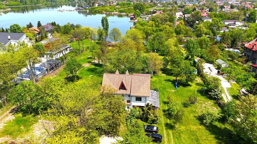 Casă individuală cu 7 camere cu Teren 7610 Mp în Snagov