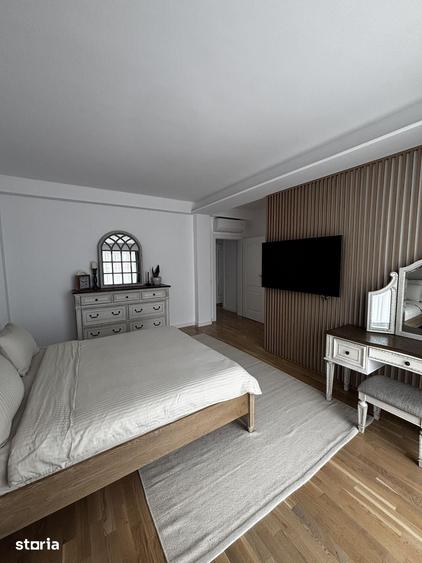 Casă cu 5 camere cu Teren 265 Mp în Mogoșoaia
