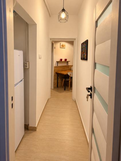 Apartament cu 2 camere semidecomandat, mobilat în Unirii