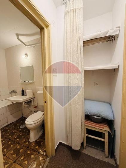 Apartament cu 2 camere semidecomandat, mobilat în Central