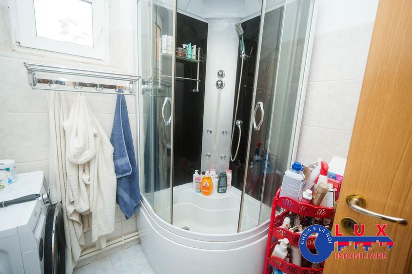 Apartament cu 3 camere decomandat în Babadag