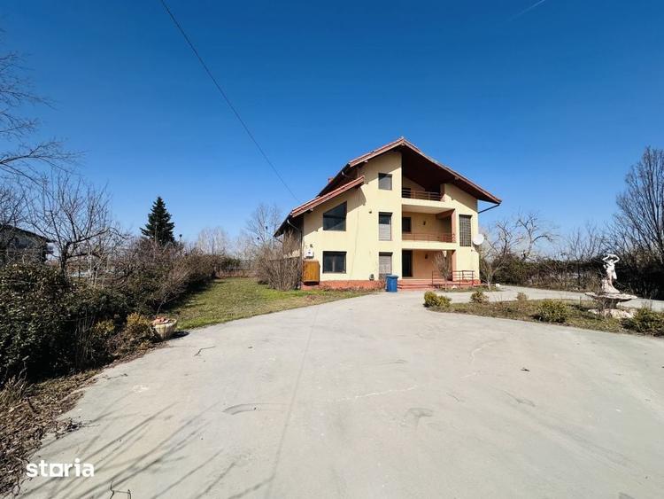 Casă cu 7 camere cu Teren 2500 Mp în Chiajna