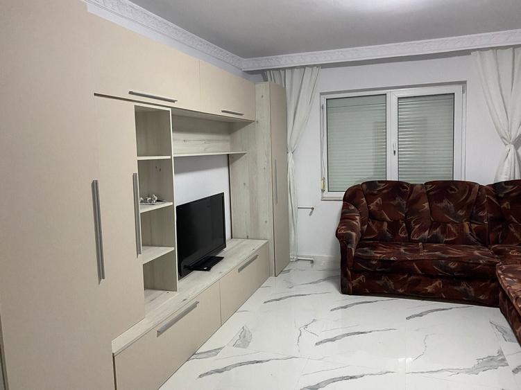 Garsonieră decomandată în CET