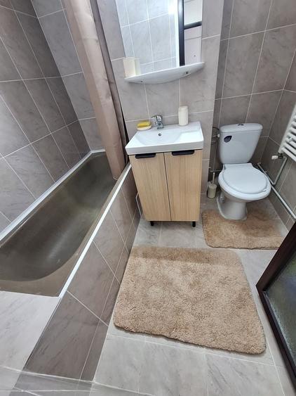 Apartament cu 2 camere decomandat în Micro 11