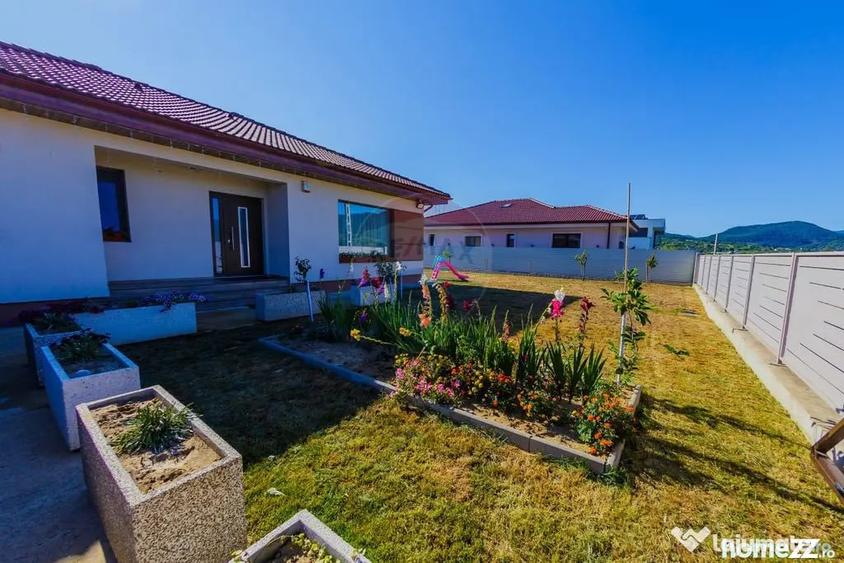 Casă cu 4 camere cu Teren 600 Mp în Săsar