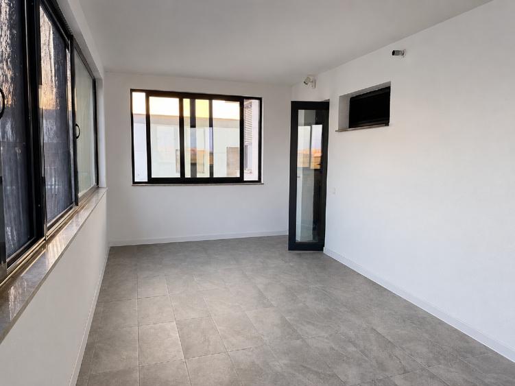 Casă individuală cu 5 camere cu Canalizare în Tunari