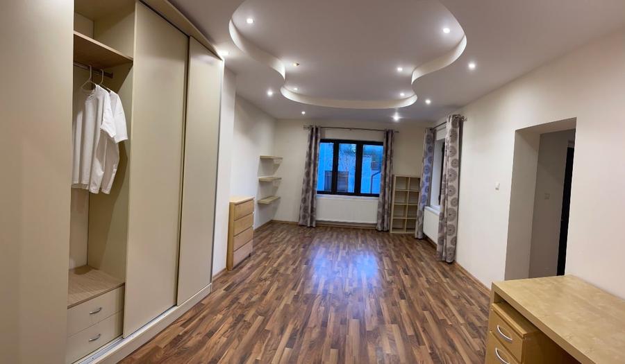 Casă individuală cu 3 camere cu Canalizare în Bucureștii Noi