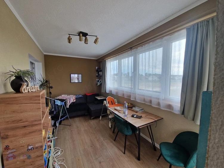Apartament cu 3 camere decomandat în Chișoda